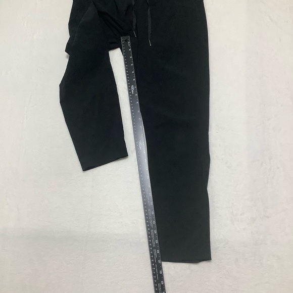 Lululemon On The Fly Pant *Woven Sz 6 Black - Picture 7 of 12